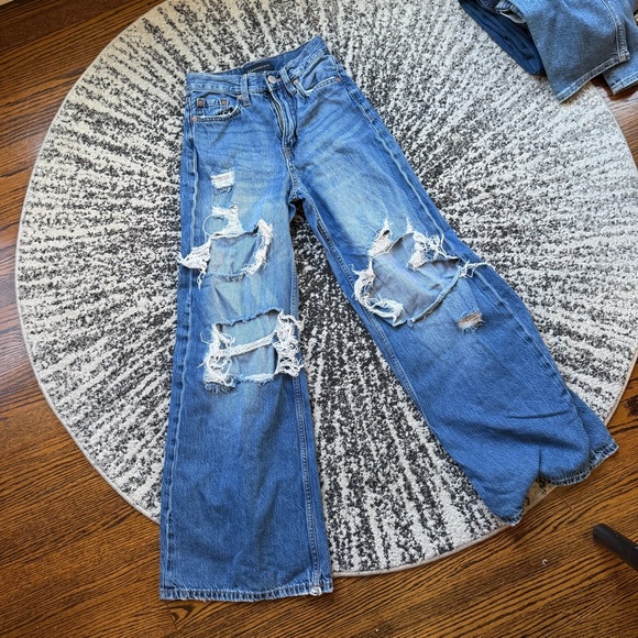Denim lot - American Eagle, hollister, and Aeropostale - Picture 12 of 16